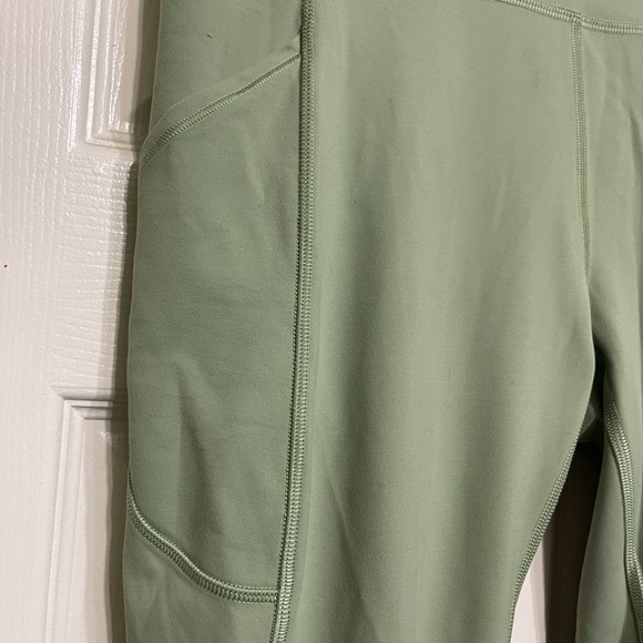 Lulu Lemmon fast and free leggings Size 8 - Picture 7 of 8